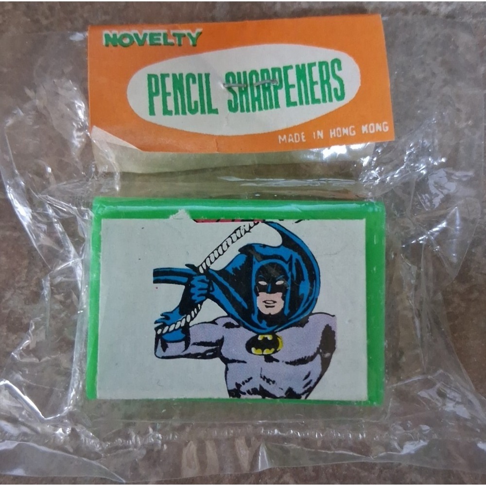 Superman VINTAGE NOVELTY PLASTIC PENCIL SHARPENER‎ IN ORIGINAL PACKAGE HONG KONG
